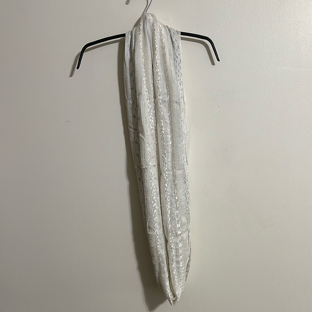 Chic White Sequin Scarf - Picture 3 of 3